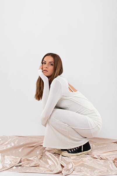 Bak Moda Λευκό μακρύ φόρεμα - Διαφανής λεπτομέρεια ραφής και χαμηλή κοπή στην πλάτη