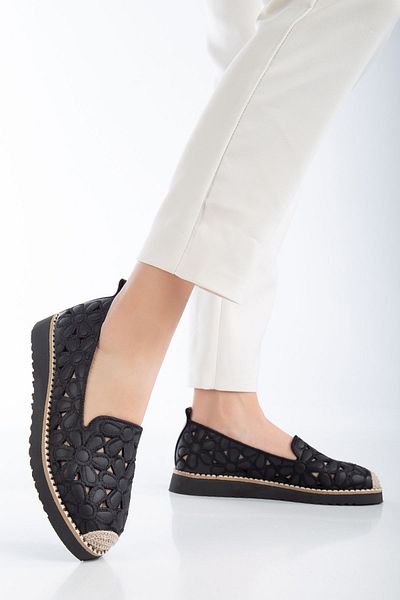 Hanımsoller HANIMSOLLER BLACK LOUFER HOLE COMFORT ΠΑΠΟΥΤΣΙΑ ΥΨΟΣ ΣΟΛΑΣ 3 εκ.