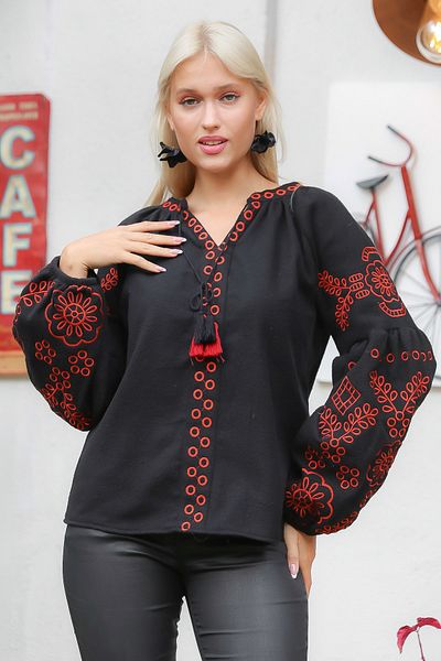 Chiccy Bluză neagră, cu mânecă lungă, cu gât rotund, brodată standard, țesută clasică