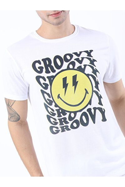 Ketch By Styli Groovy Emoji Print Slim Fit T-shirt