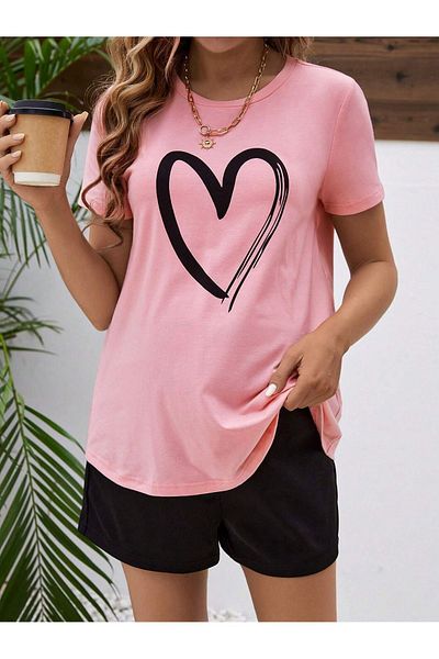 Modernica Pink Heart Patterned T-Shirt and Printed Oversize Shorts - Crew Neck