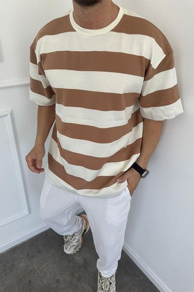 MADZEYMODA Мъжка плетена тениска с кафяви райета и кръгло деколте, свободна кройка