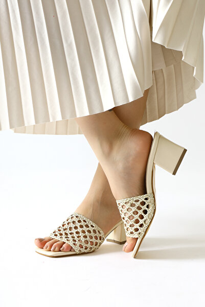 Limoya Προϊόν ευκαιρίας για γυναικείες παντόφλες με χοντρό τακούνι με πλεκτή λεπτομέρεια σε μπεζ χρώμα