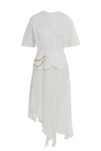 GİZİA Zincir Detaylı Eteği Piliseli Ekru Elbise