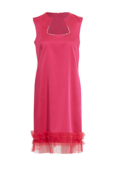 kı.we Asimetrik Yaka Taş İşlemeli Tül Detaylı Pembe Kısa Elbise