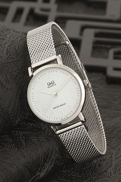 Q&Q Women's Wristwatch Qa21j201y
