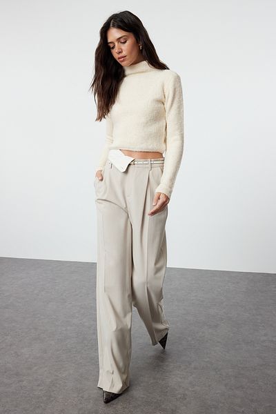 Trendyol Collection Stand Collar Ecru Knitwear Crop Sweater - Boucle TWOAW25KZ00042