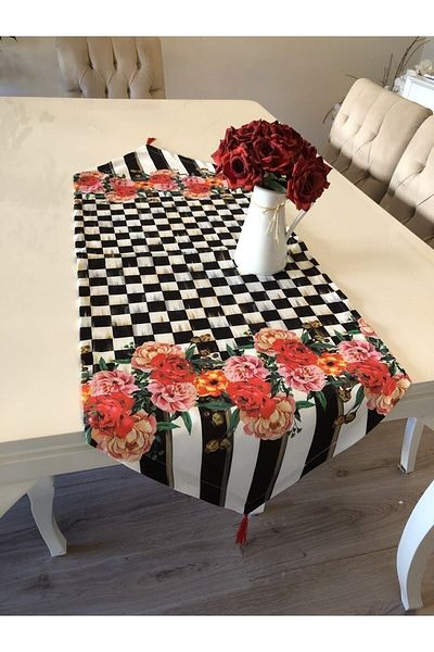Ayd Home Παρουσίαση επιτραπέζιων σκευών σερβιρίσματος Runner με λουλουδάτο καρό σχέδιο