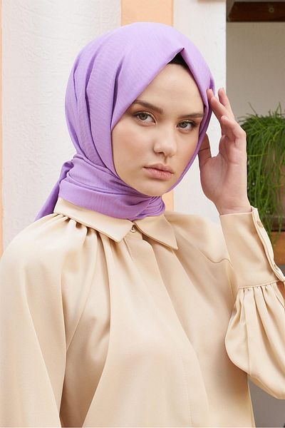 Loryan Alisa Shawl 2054 - Lilac Model