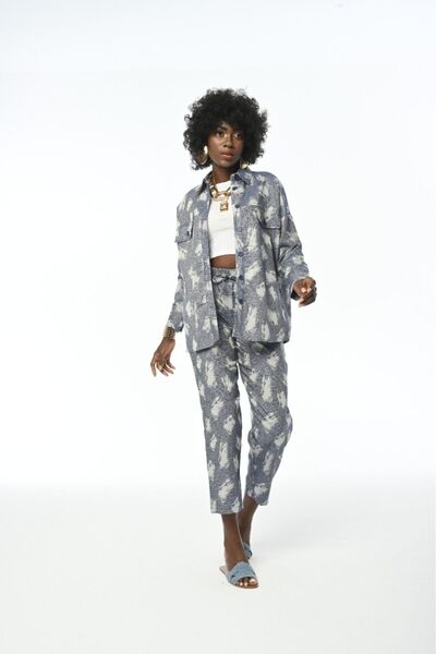 Orfeo Negro Жіноча сорочка з синім візерунком - з двома кишенями