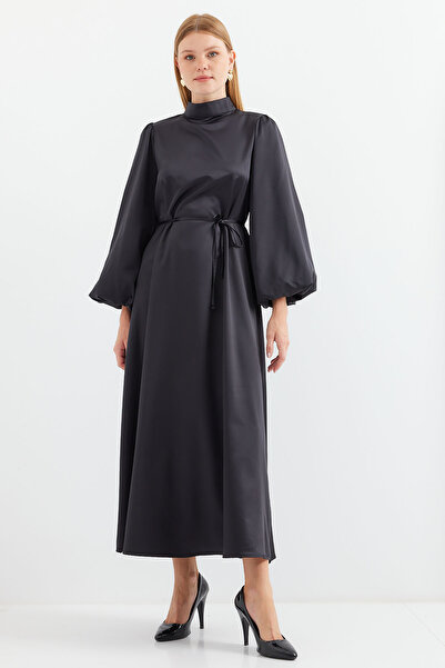 Bigdart Černé večerní saténové hidžábové šaty - 2510 modelové šaty