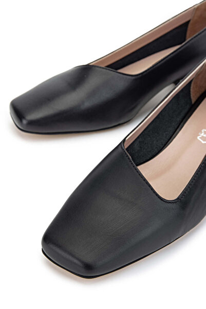 Tamer Tanca Kadın Hakiki Deri Siyah Deri Topuklu Ayakkabı