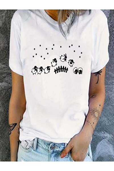 CLASSY.MODA قميص تيشرت سوبريم للنساء - أبيض مطبوع قصة فضفاضة برقبة دائرية وأك...