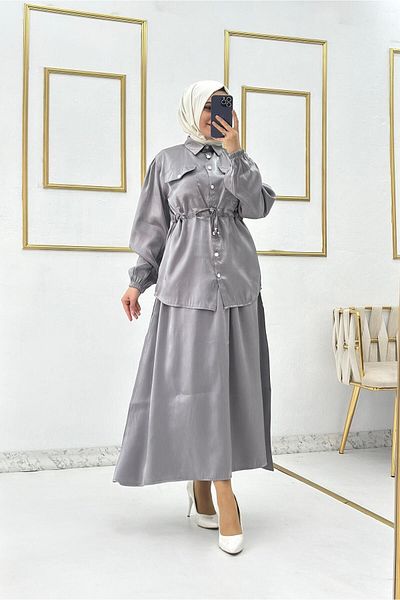 Moda Krash طقم تنورة من قماش الساتان مع جيوب