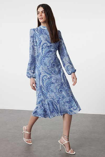 Trendyol Collection Dunkelblaues Volantkleid in Midilänge mit Muster - TWOAW23EL01436