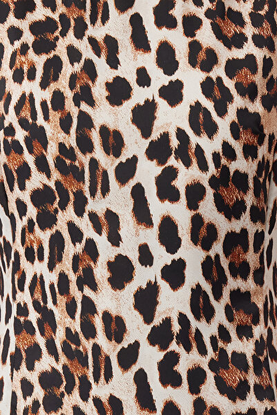 Trendyol Collection Hnědé leopardí šaty rovného střihu mini saténové tkané šaty TWOSS24EL01065