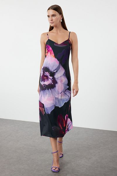 Trendyol Collection Námořnické modré saténové midi šaty – květinový vzor, ​​nesedí TWOSS24EL00990