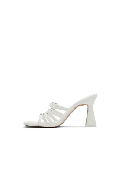 Call it Spring Flaviaa Vapor Grey Sandals For Women