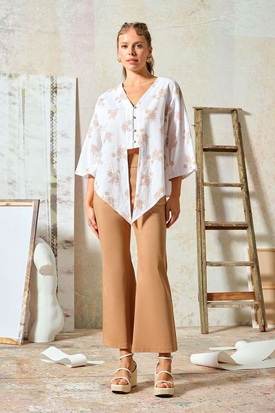 UPGRADE Cămașă cu mânecă liliac de culoare bej cu modele florale