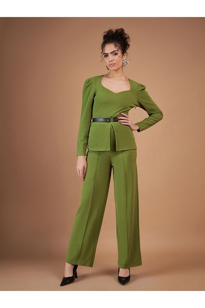 Sassafras By Styli بلوزة Peplum مربوطة وسروال Pintuck المستقيم