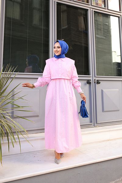 Tesettür Diyarı Ροζ ριγέ βαμβακερό φόρεμα Hijab - Λεπτομέρεια Cepken