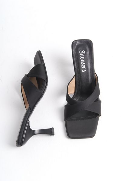 Shoesers Rochie de seara din satin cu design special - papuci cu toc cu bretele incrucisate