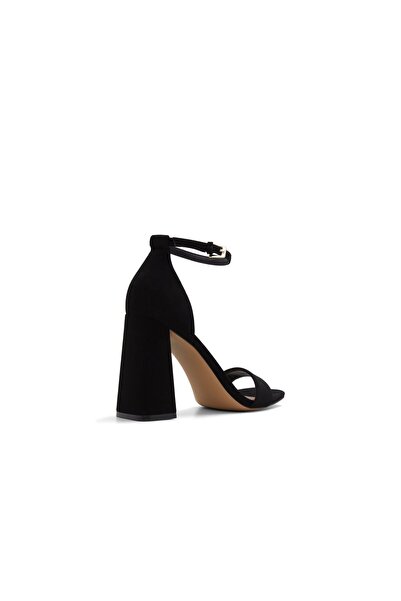 Call it Spring Lusita Vapor Grey Sandals For Women