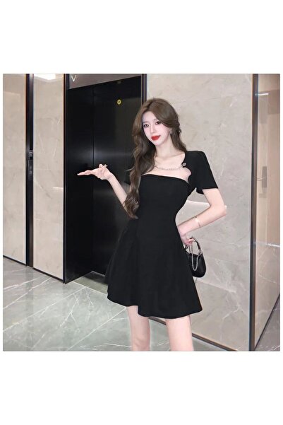 Karakedi Φόρεμα με στράπλες λαιμόκοψη και κοντή αλυσίδα που κλείνει με σακάκι