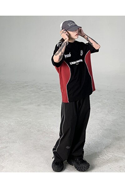 Köstebek Unknown Posthuman Black Red Unisex T-shirt