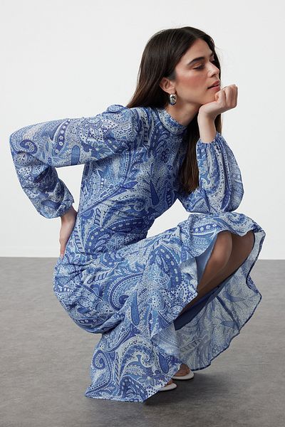 Trendyol Collection Dunkelblaues Volantkleid in Midilänge mit Muster - TWOAW23EL01436