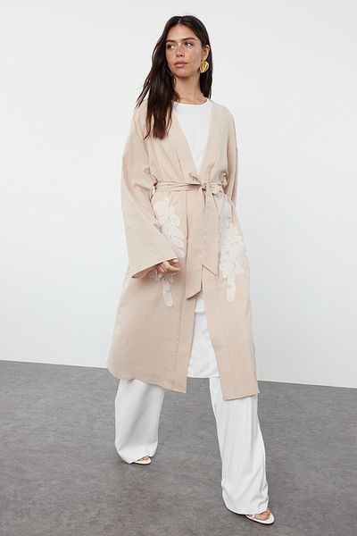 Trendyol Modest Beiges besticktes Leinengewebe - Mütze, Ferace und Abaya TCTSS24KK00010