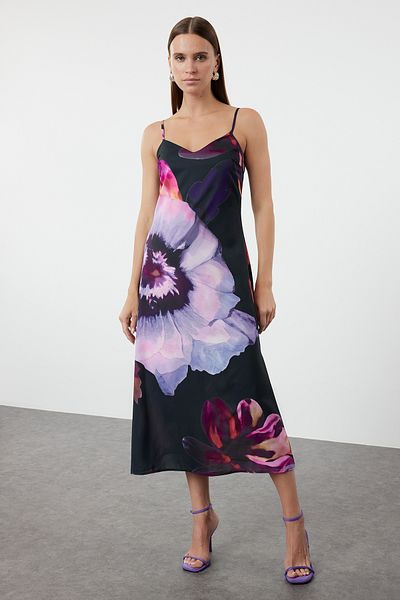 Trendyol Collection Námořnické modré saténové midi šaty – květinový vzor, ​​nesedí TWOSS24EL00990