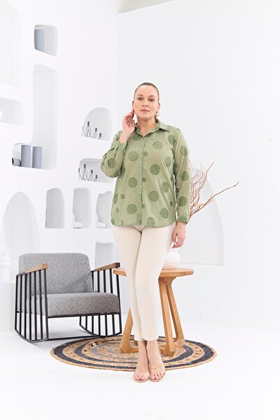 RMG Πράσινο πουκάμισο μεγάλου μεγέθους - με τρύπα και λεπτομέρεια από δαντέλα