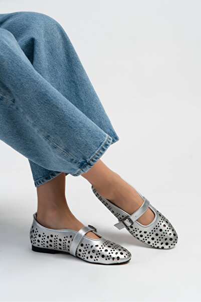 NİŞANTAŞI SHOES Alfred Women's Ballerinas - Silver Matte, Belt Detail, Flat Sole