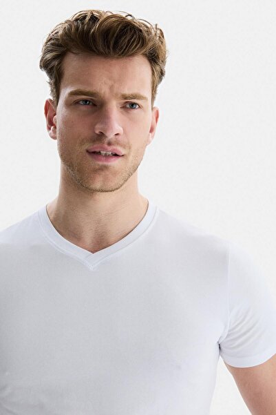 UCLA VANNESS Λευκό ανδρικό μπλουζάκι με λαιμόκοψη με λαιμόκοψη