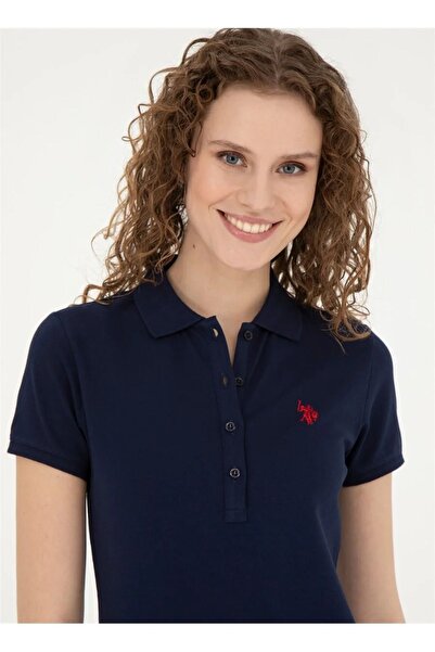 U.S. Polo Assn. US Polo Assn. تي شيرت نسائي بياقة بولو باللون الأزرق الداكن -...