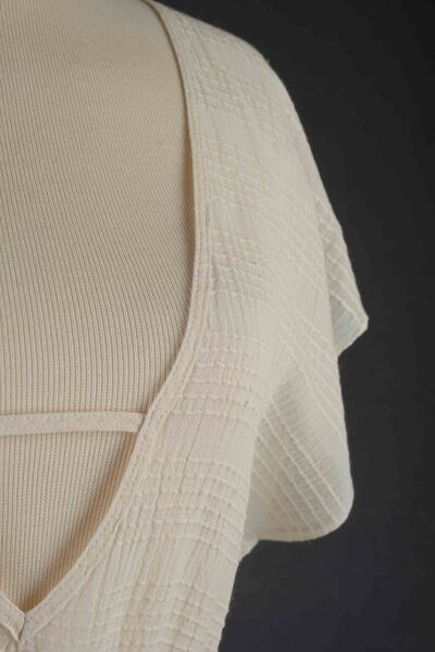 Dosimira Comfortable Molded Low-cut Beach Dress