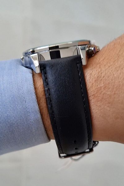 Daniel Klein Exclusive Black Leather Men's Wristwatch - All Functions Active, with Calendar and Strap