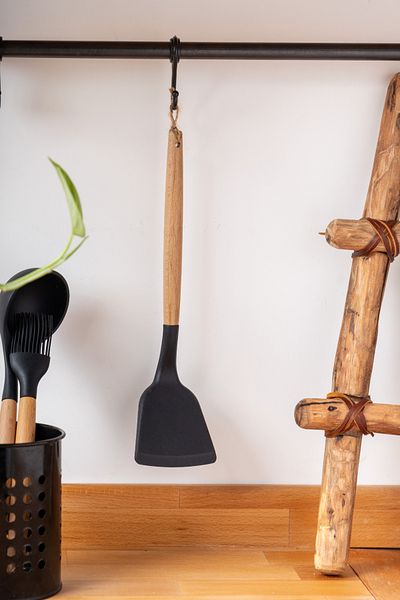 FH finehome Black Silicone Side Spatula - Pelia Bamboo Handle