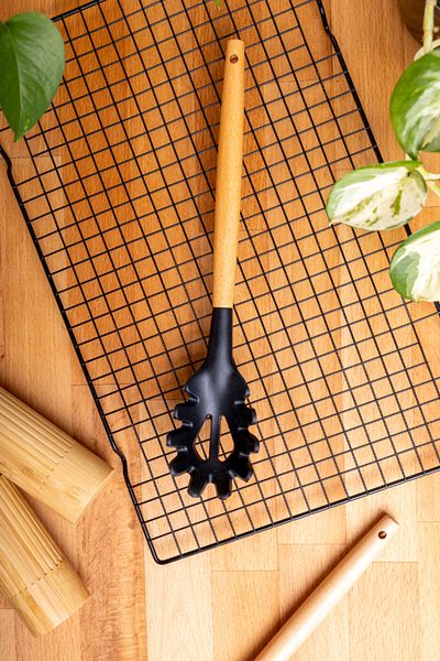 FH finehome Black Silicone Pasta Strainer - Pelia Bamboo Handle