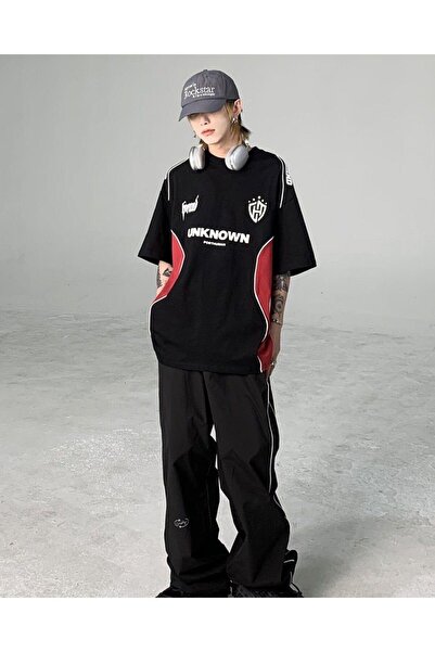 Köstebek Unknown Posthuman Black Red Unisex T-shirt