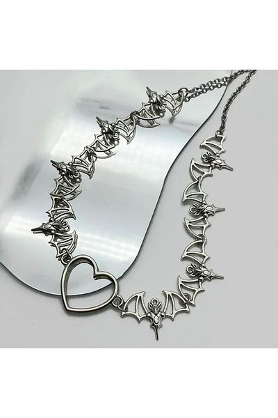 Köstebek Bat Wing Chain Heart Necklace