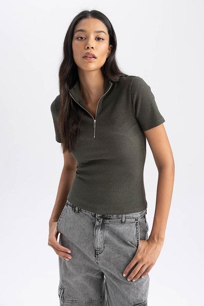 DeFacto Žebrované tričko s krátkým rukávem – poloviční rolák, Slim Fit, Y8427az23au