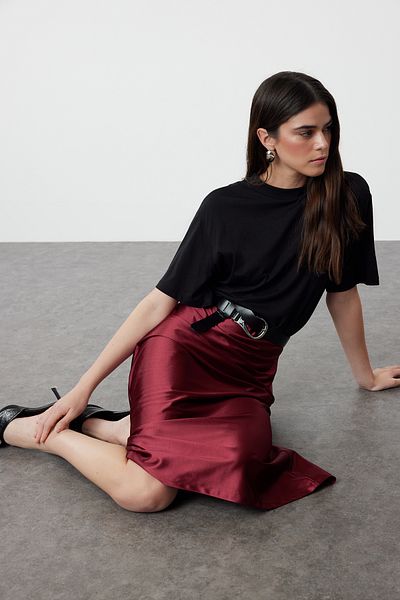 Trendyol Collection Weinroter Premium-Satin - A-Linien-Rock TWOAW24ET00088