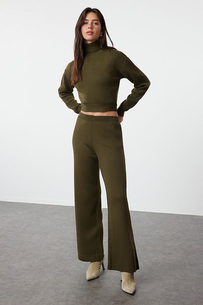 Trendyol Collection Crop kötöttáru öltöny - khaki színű, nyakkendővel, TWOAW21AU0093
