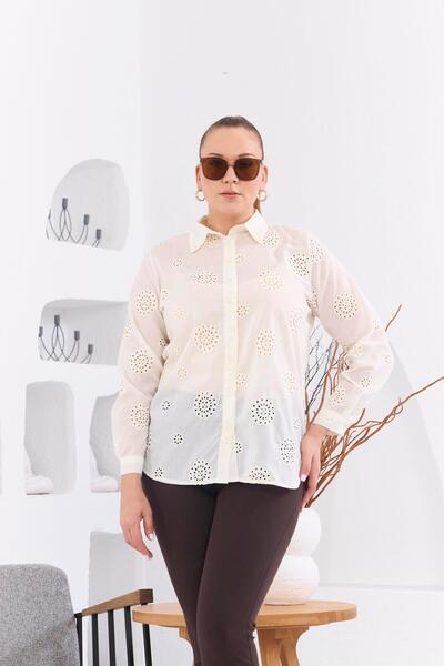 RMG Delikli Dantel Detaylı Büyük Beden Beyaz Gömlek