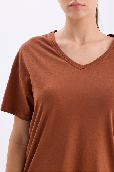 Get Crazy Унісекс футболка з V-подібним вирізом без принту