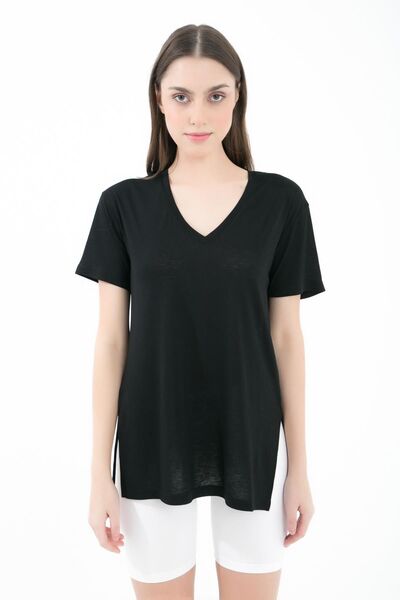 Comm-Ci Boel Siyah V Yaka Kısa Kollu Yandan Yırtmaçlı T-shirt