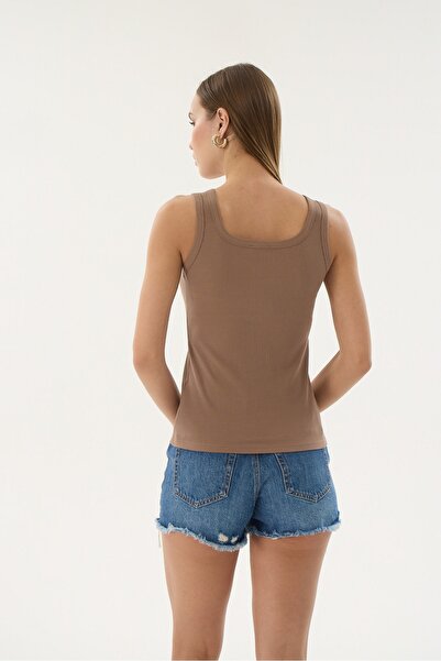 Sevim 16157 Модел дамска тениска без ръкави с квадратна яка