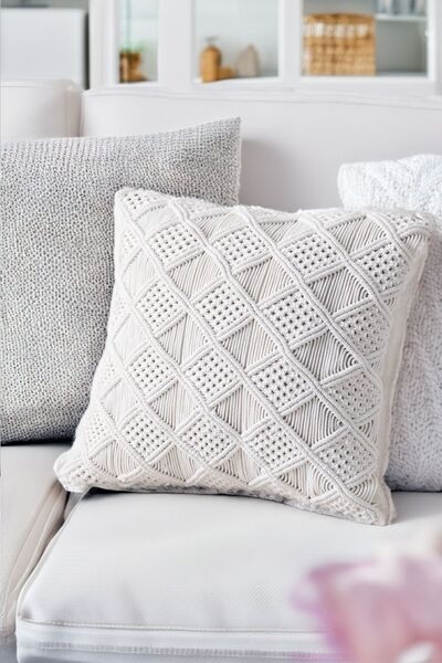 DECORDEM Lucia Makrome Dekoratif Kırlent Kılıfı, Handmade 43x43